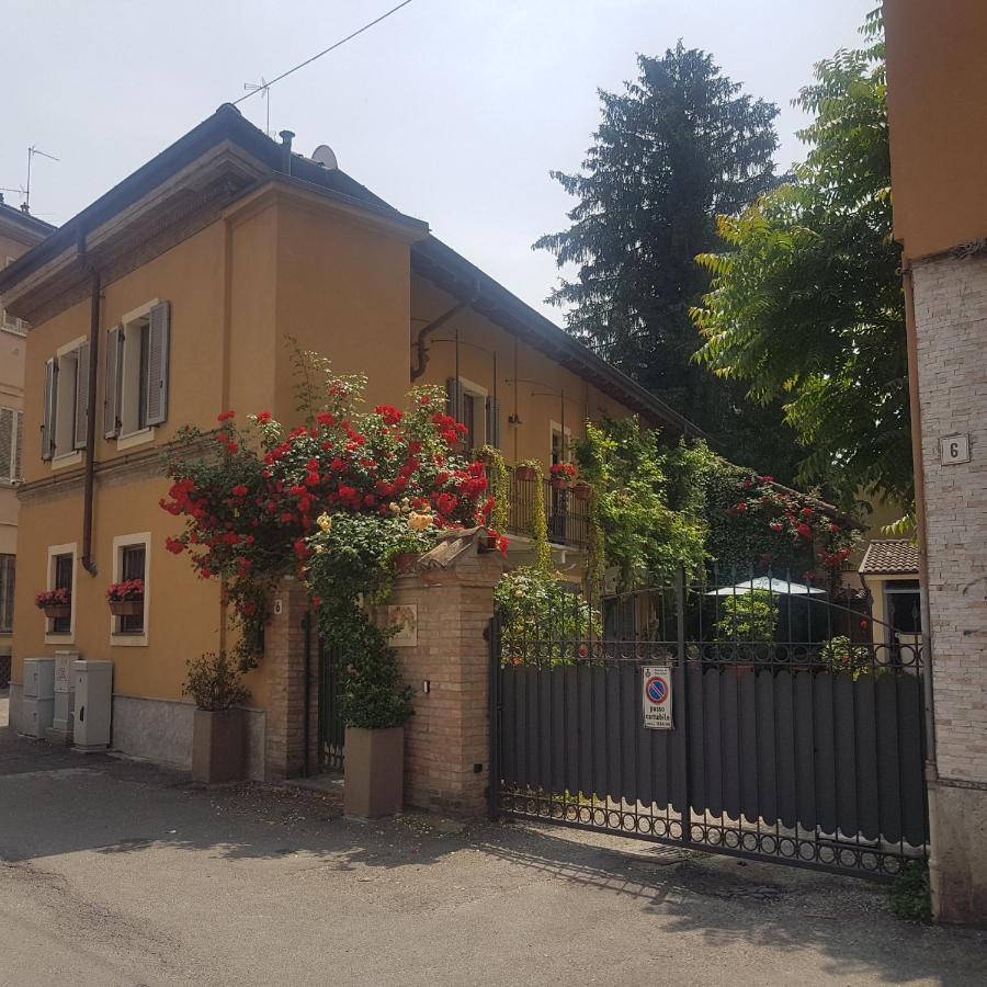 Corte Delle Rose Voghera Extérieur photo